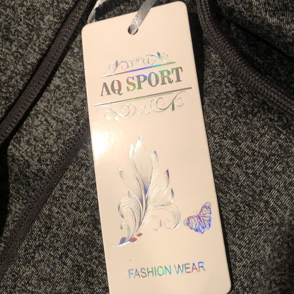 Kids AQ sport hoodie size L👚 - Picture 3 of 4